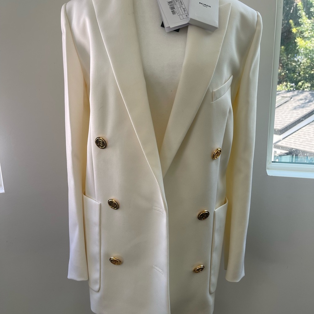 ‼️SOLD‼️NWT Women’s Balmain Double Breasted Ivory Blazer with Gold Buttons - Picture 3 of 12